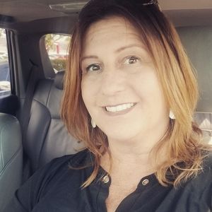 Meet your Posher, Dee